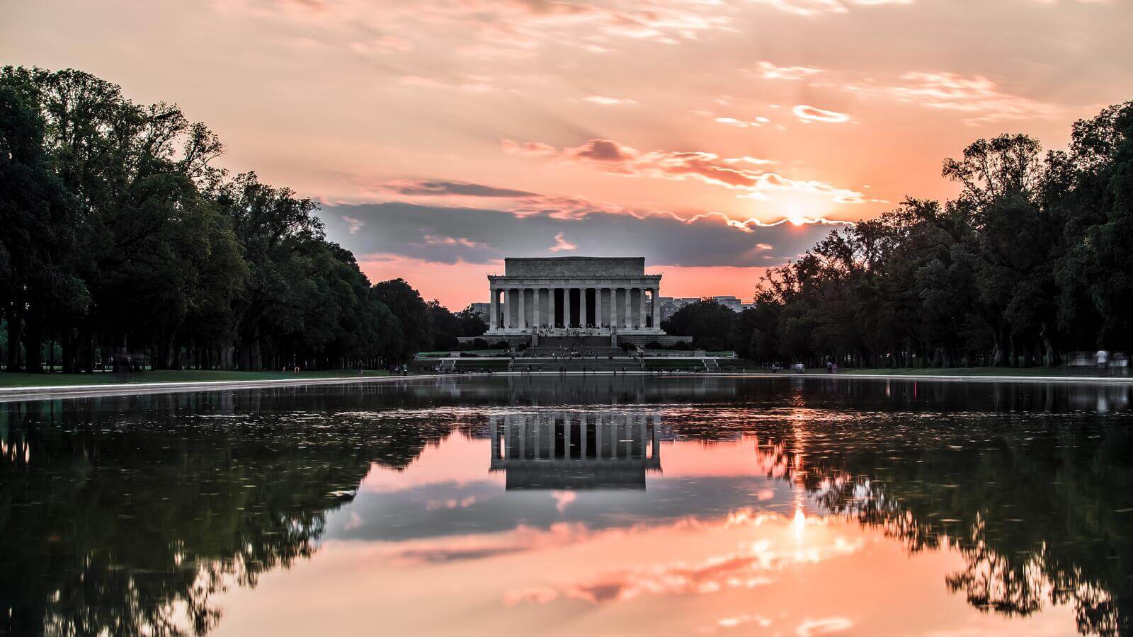 View of the Lincoln Memorial at sunset.